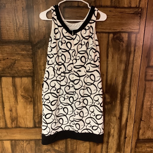 London times dress - Picture 2 of 3